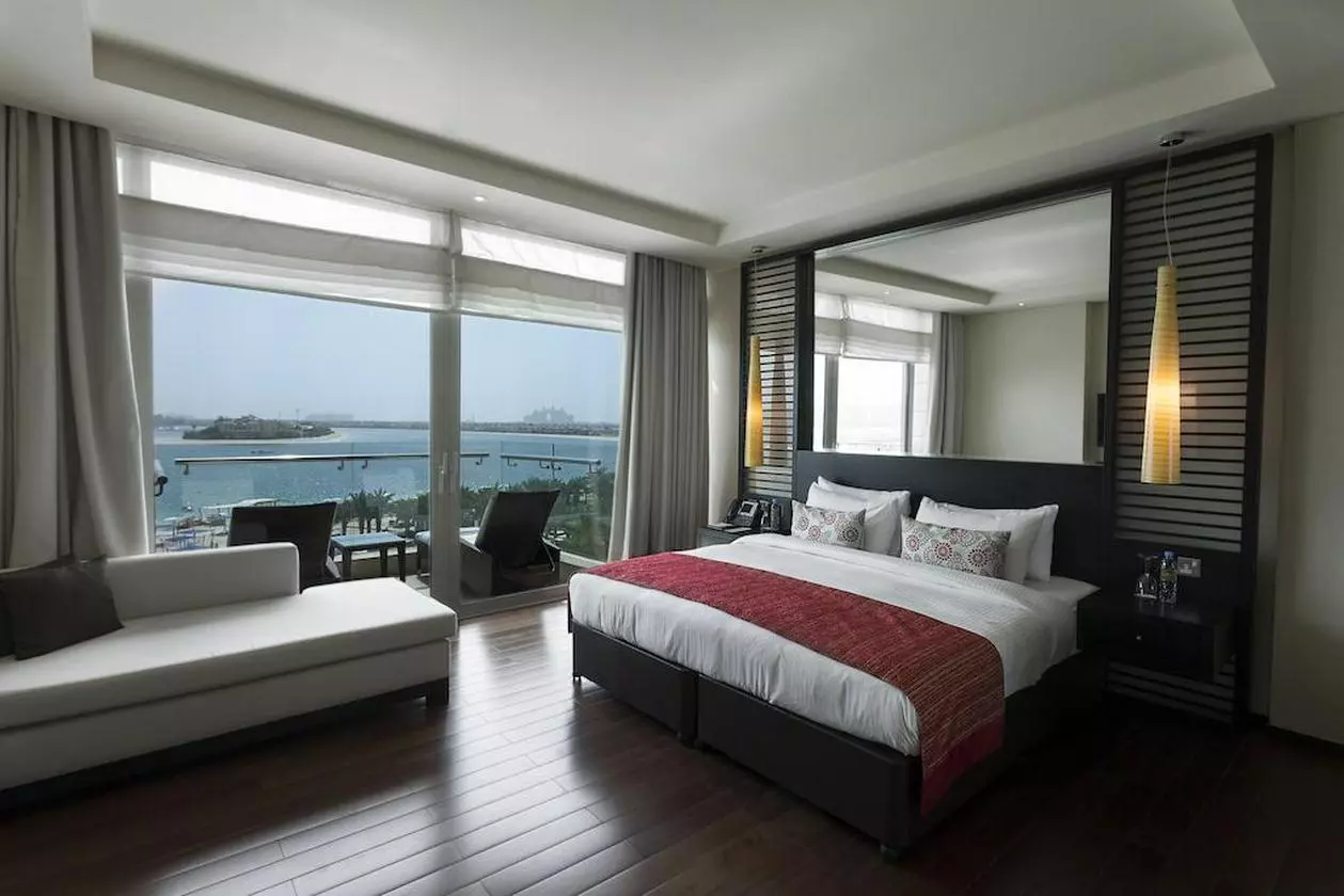 RIXOSTHEPALM_SHABAVIZ (8).jpg